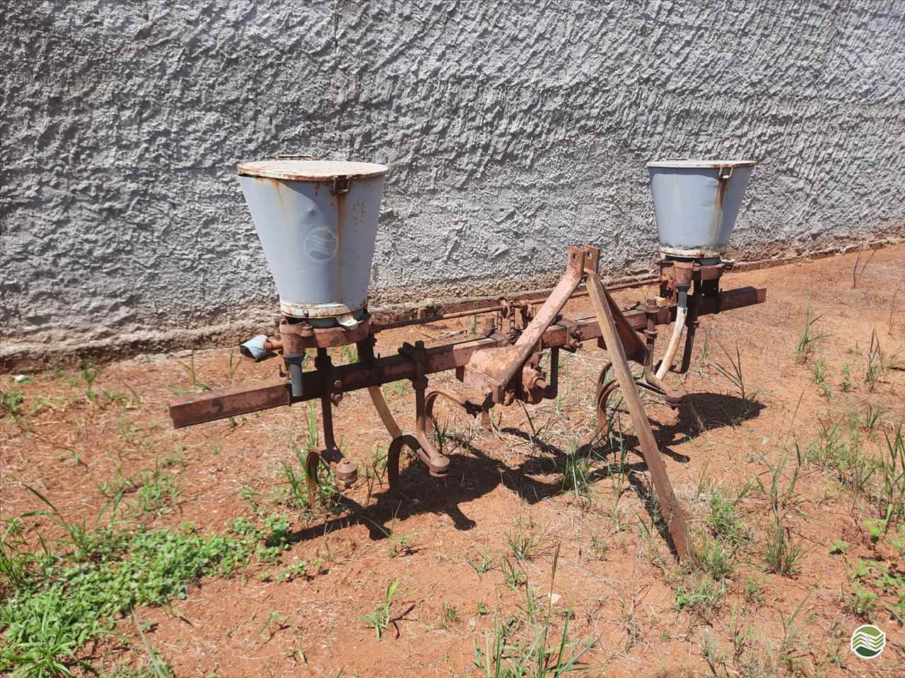 IMPLEMENTOS AGRICOLAS CULTIVADOR 3 LINHAS ADUBADOR Marcão Tratores UBERABA MINAS GERAIS MG